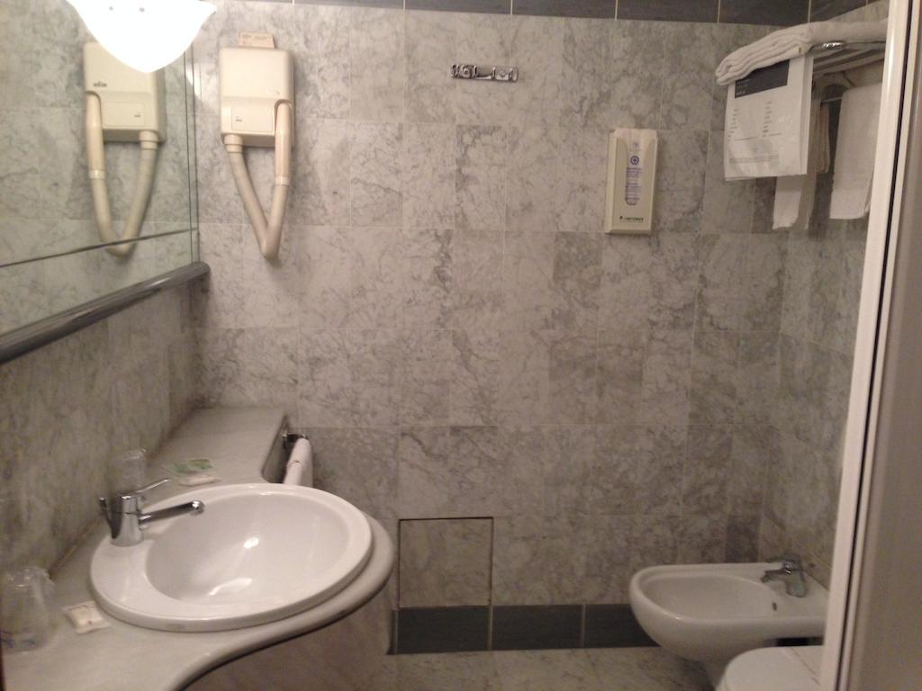 Hotel Sirenella Mele Habitación foto