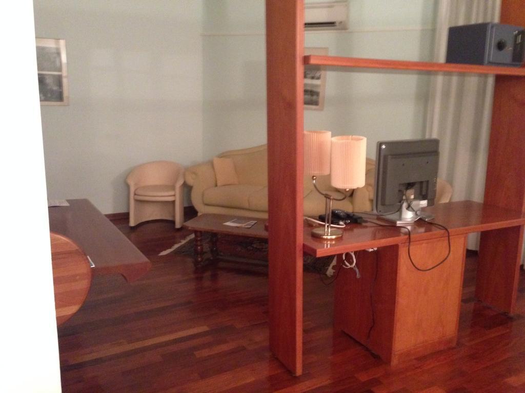 Hotel Sirenella Mele Habitación foto